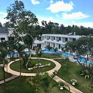 Hotel The Story &